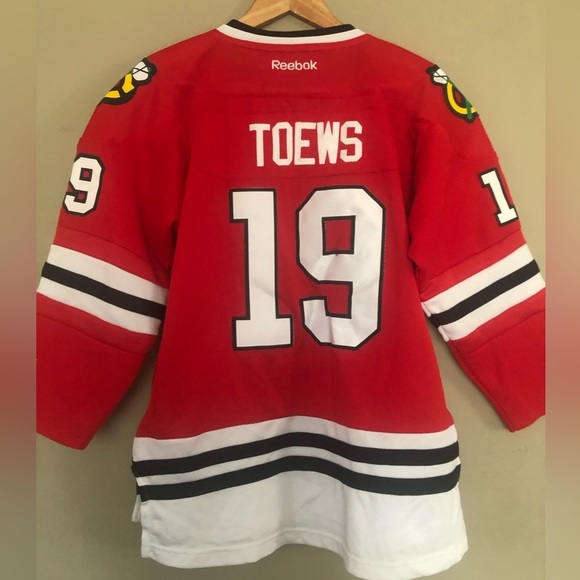 REEBOK NHL Chicago Blackhawks Toews #19 Jersey - Picture 2 of 8